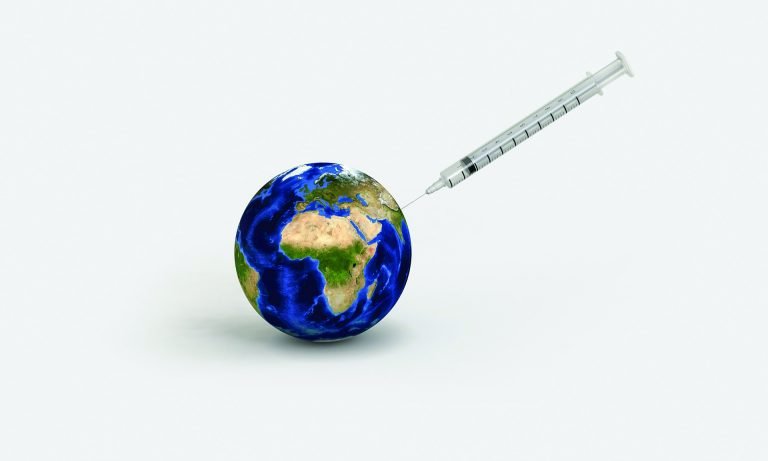 Ο Πόλεμος των εμβολίων: Παγκόσμιο αγαθό ή επιβολή ισχύος;
